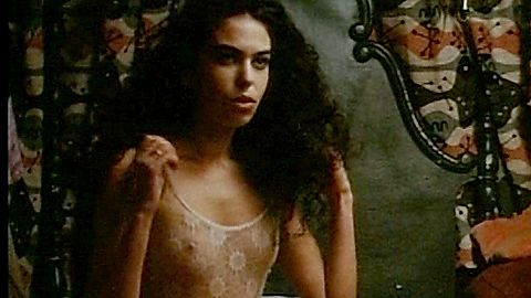 Pic: Soumaya Akaaboune in La blanca paloma (1989)