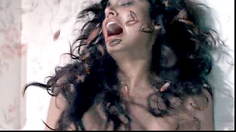 Pic: Esha Gupta in Raaz 3: The Third Dimension (2012)