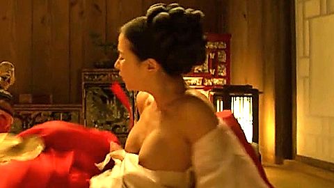 Pic: Jo Yeo-jeong in The Concubine (2012)