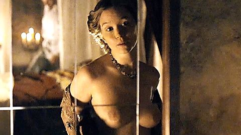 Pic: Chloé Stefani in Henri 4 (2010)