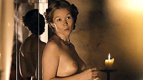Pic: Chloé Stefani in Henri 4 (2010)