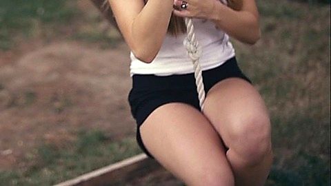 Pic: Zoe Levin in Palo Alto (2014)