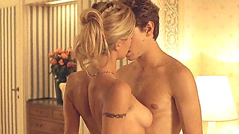 Pic: Michelle Hunziker in Voglio stare sotto al letto (1999)