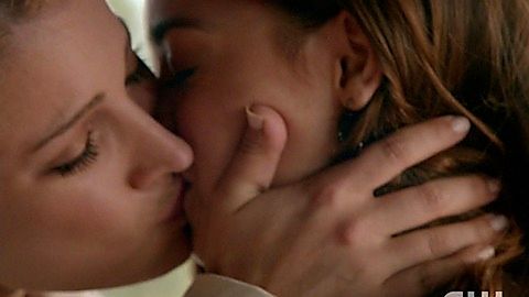 Pic: Scarlett Byrne in The Vampire Diaries (2009)