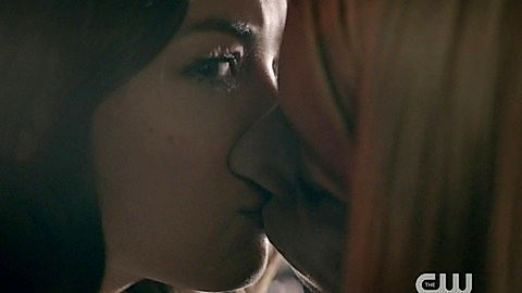 Pic: Scarlett Byrne in The Vampire Diaries (2009)