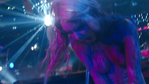 Pic: Elle Evans in Scouts Guide to the Zombie Apocalypse (2015)