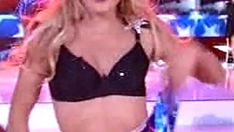 Pic: Lindsay Arnold in Dancing with the Stars (2005)