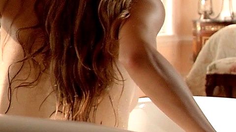 Pic: Tracy Spiridakos in Revolution (2012)