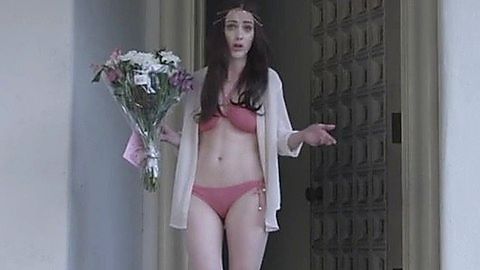 Pic: Rachel Brosnahan in Basically (2014)