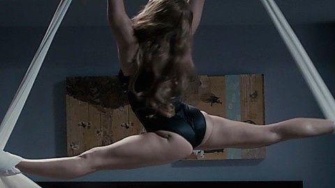 Pic: Elizabeth Davidovich in Scary Movie (2013)