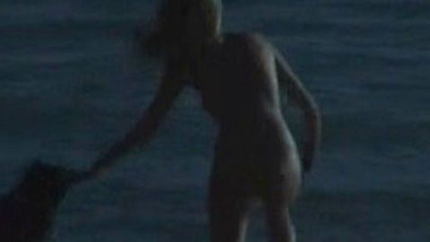Pic: Heather Hahn in Hello Ladies