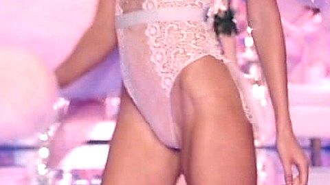 Pic: Lily Aldridge in The Victoria's Secret Fashion Show 2014
