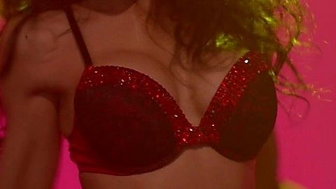 Pic: Naya Rivera in Glee (2009)