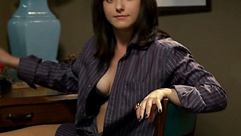 Pic: Georgina Reilly in The L.A. Complex (2012)