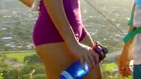 Pic: Angela Sprinkle in Hawaii Five-0 (2010)