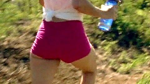 Pic: Angela Sprinkle in Hawaii Five-0 (2010)