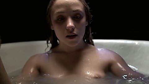 Pic: Lilly-Fleur Pointeaux in Horsehead (2014)