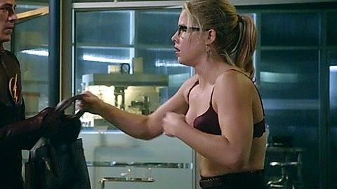 Pic: Emily Bett Rickards in The Flash (2014)