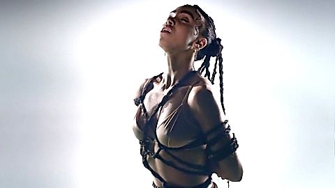 Pic: FKA Twigs in FKA Twigs - Pendulum (2015)