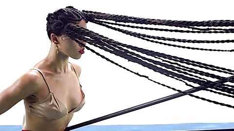 Pic: FKA Twigs in FKA Twigs - Pendulum (2015)