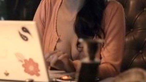 Pic: Adriana Louvier in Más negro que la noche (2014)