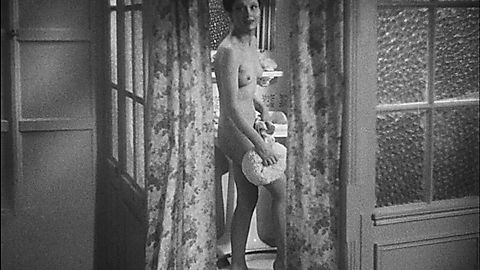 Pic: Arletty  in Le Jour se Leve (1939)