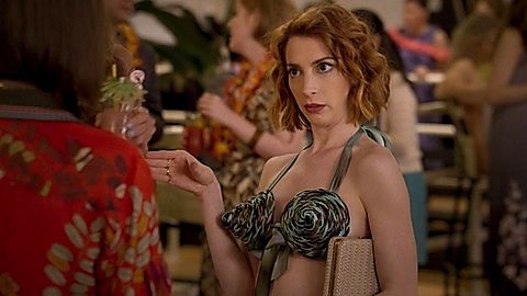 Pic: Molly Bernard in Younger (2015)