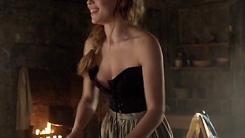 Pic: Celina Sinden in Reign (2013)