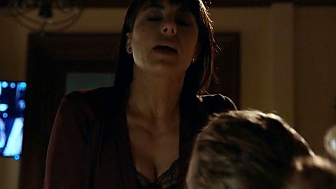 Pic: Constance Zimmer in UnREAL (2015)