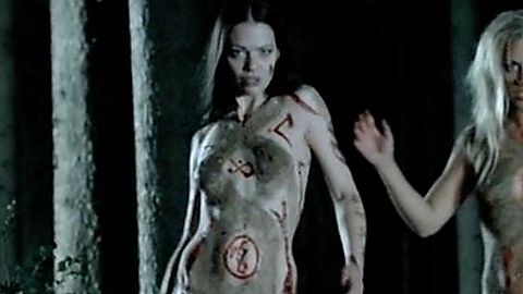 Pic: Kristina Dörfer in Blutsschwestern - Jung, magisch, tödlich (2013)
