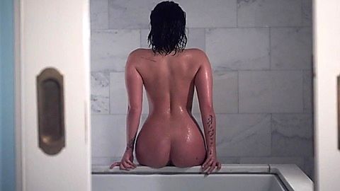 Pic: Demi Lovato in Vanity Fair: Photoshoot (2015)