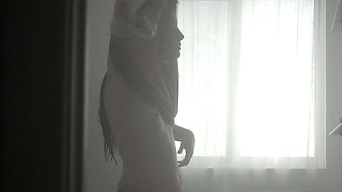 Pic: Sarah Hagan in Sun Choke (2015)