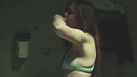 Pic: Tara Lynne Barr in Casual (2015)