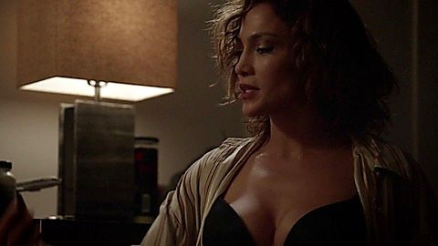 Pic: Jennifer Lopez in Shades of Blue