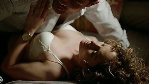 Pic: Jennifer Lopez in Shades of Blue