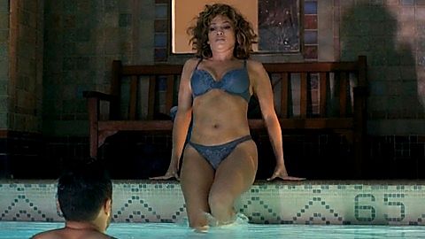 Pic: Jennifer Lopez in Shades of Blue
