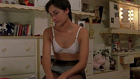 Pic: Tina Holmes in Edge of Seventeen (1998)
