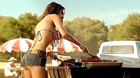 Pic: Emily Ratajkowski in Carl's Jr. Emily Ratajkowski & Sara Jean Underwood Commercial (2012)