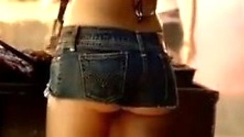 Pic: Emily Ratajkowski in Carl's Jr. Emily Ratajkowski & Sara Jean Underwood Commercial (2012)