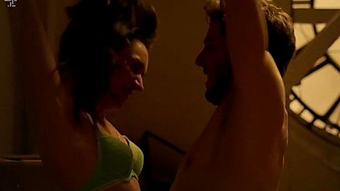 Pic: Phoebe Waller-Bridge in Crashing (2016)