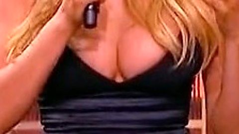 Pic: Chrissy Teigen in Lip Sync Battle (2015)