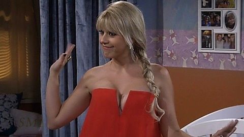 Pic: Jodie Sweetin in Fuller House (2016)