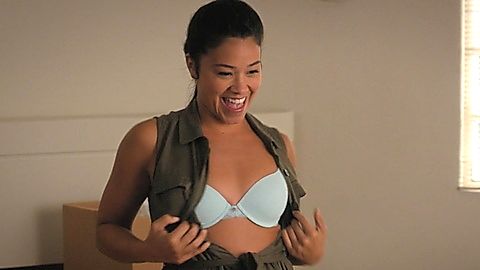 Pic: Gina Rodriguez in Jane the Virgin