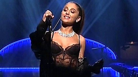 Pic: Ariana Grande in Saturday Night Live (1975)
