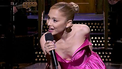 Pic: Ariana Grande in Saturday Night Live (1975)