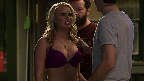 Pic: Kelli Goss in The Ranch (2016)