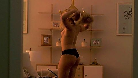 Pic: Florence Pugh in Marcella (2016)