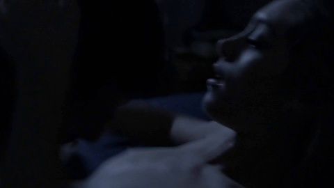 Pic: Juliana Schalch in O Negócio (2013)