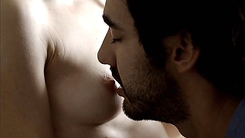 Pic: Juliana Schalch in O Negócio (2013)