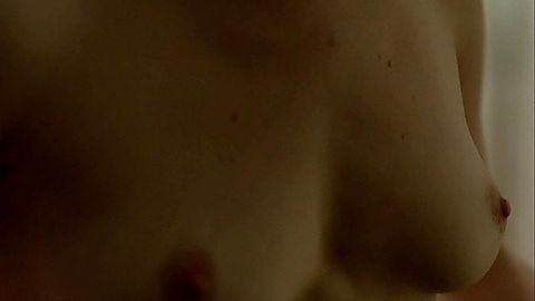 Pic: Juliana Schalch in O Negócio (2013)